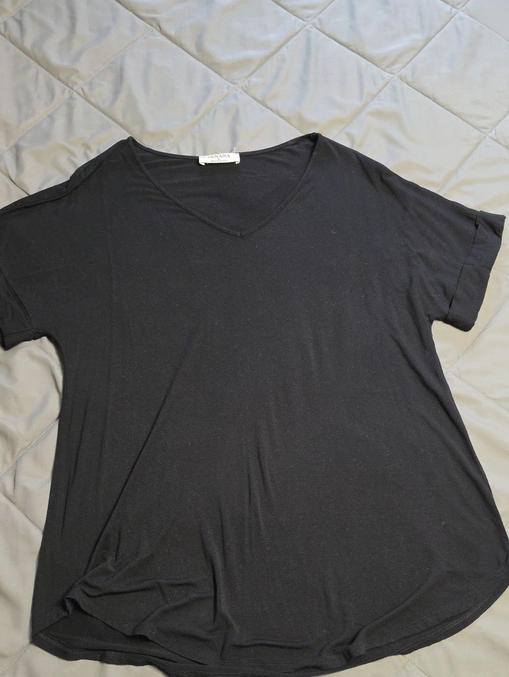 Zenana Outfitters Black V-Neck Short Sleeve Relaxed Tee